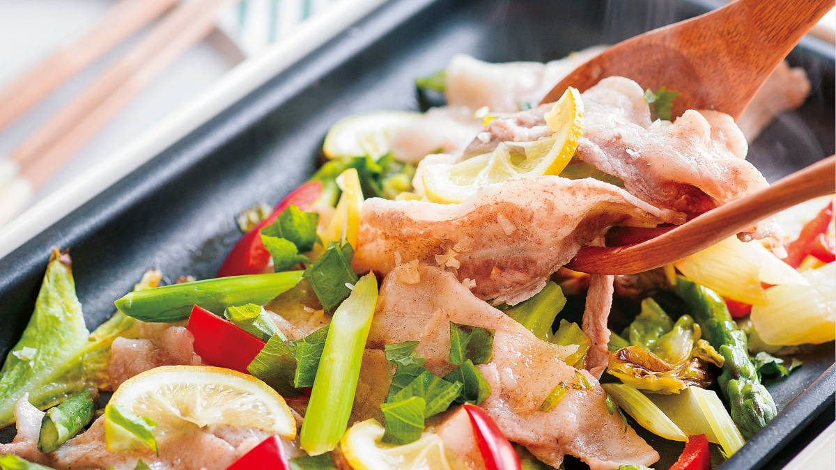 豚バラセロリのレモン蒸し